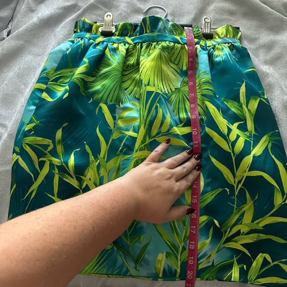 Versace Tropical Print Mini Skirt - Size 44 (US size 10) - Picture 16 of 16